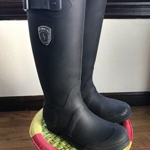 Kamik black rain boots